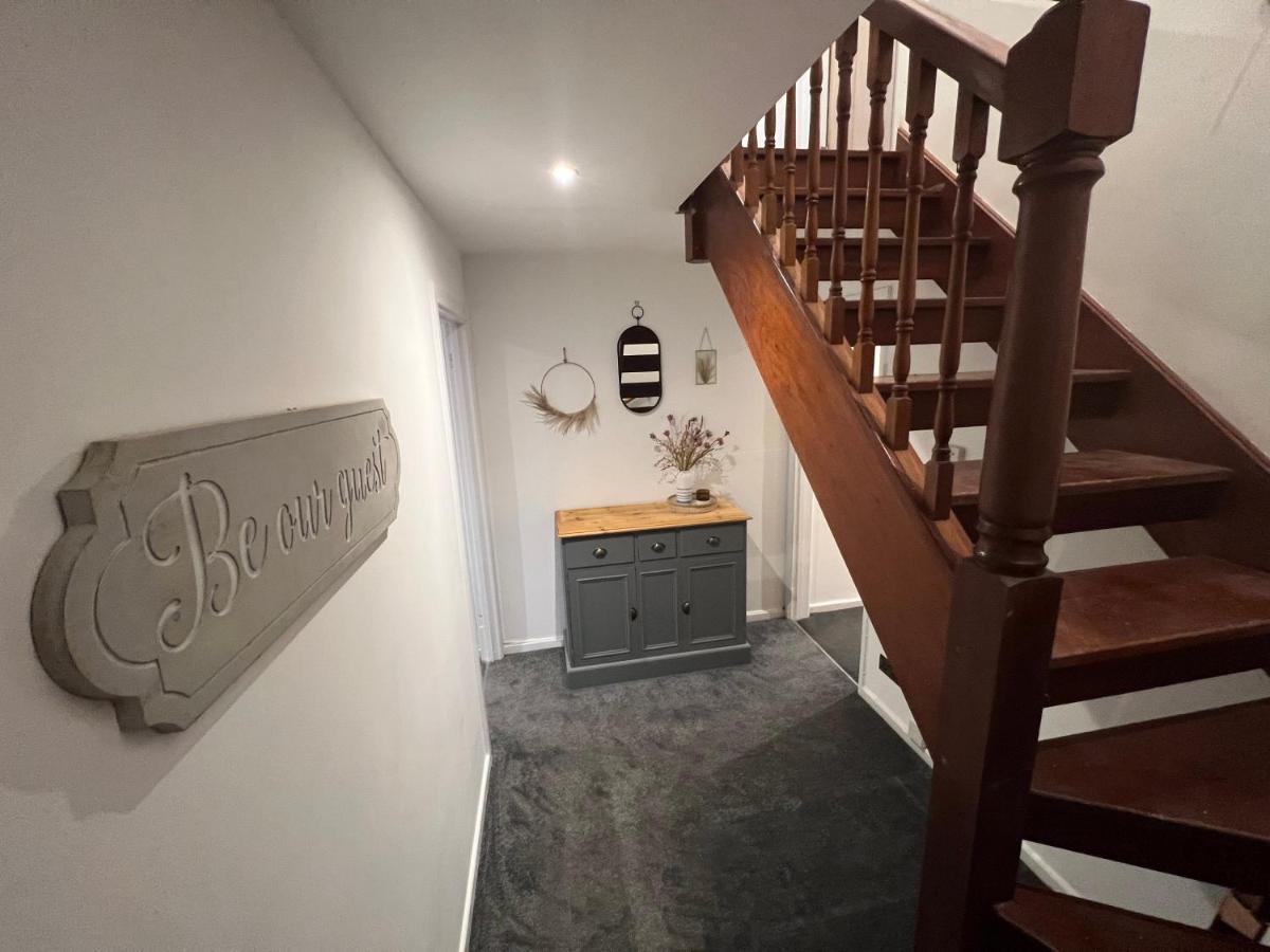 House Sleeps 8. 2Bedrooms & Sofa Beds In Sitting Room Bath Eksteriør bilde